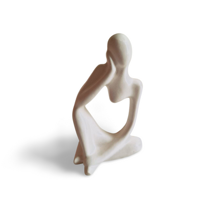 Luminas Figur sitzend